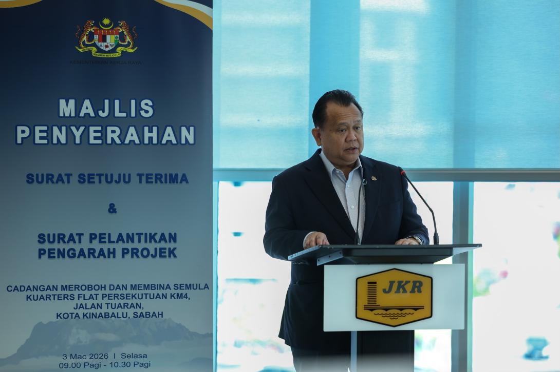 YBM sedang berucap pada majlis tersebut