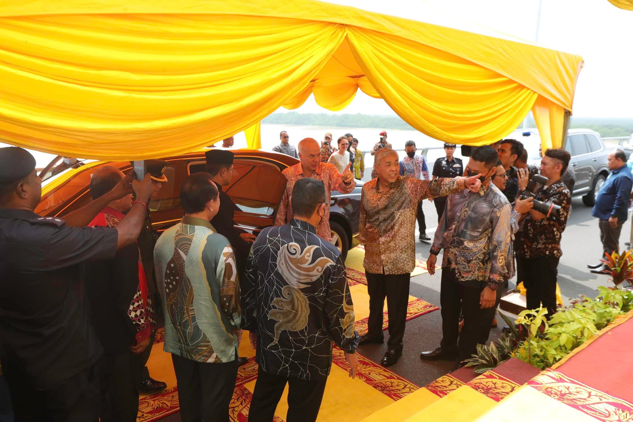 Dymm Paduka Seri Sultan Perak Darul Ridzuan Merasmikan Jambatan Sultan Nazrin Shah, Perak