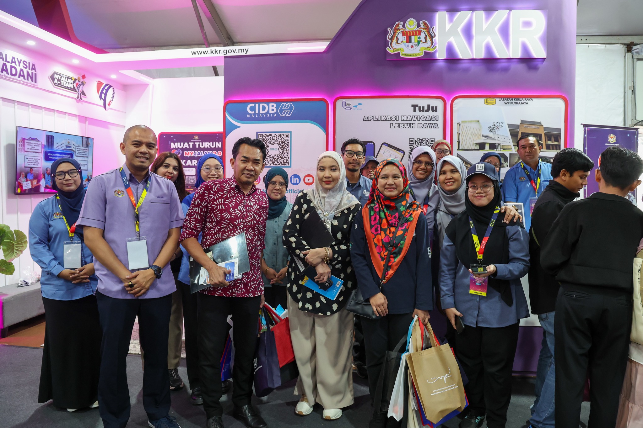 Majlis Pecah Tanah Bangunan Tambahan Hospital Pontian & Karnival Rakyat MADANI