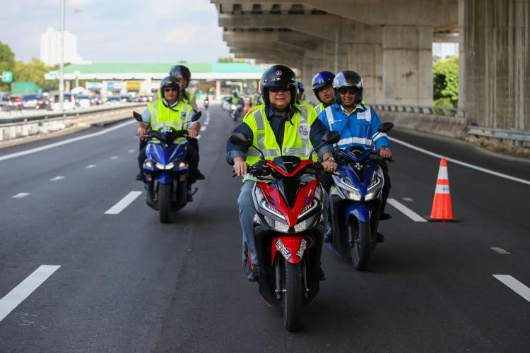Program Penambahan Tempat Berteduh Penunggang Motosikal di Lebuh Raya