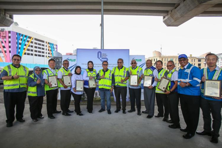 Program Penambahan Tempat Berteduh Penunggang Motosikal di Lebuh Raya