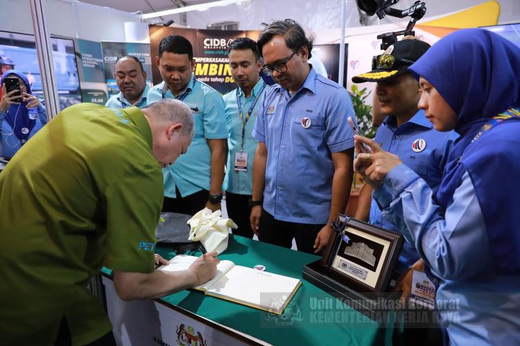 Program Madani Rakyat Sarawakku Sayang